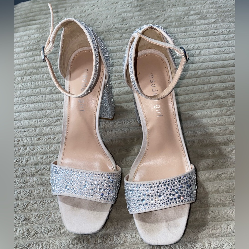 💎 Madden Girl Silver Glitter Block Heel Sandals Size 8M